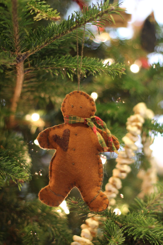 The kids learned a simple whip stitch on felt ornaments.